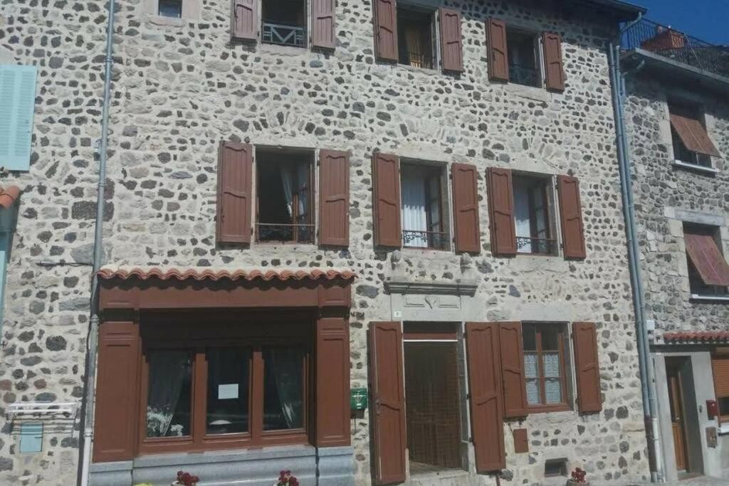 Gite De La Chapelle, Au Coeur De La Cite Medievale Allègre Екстериор снимка